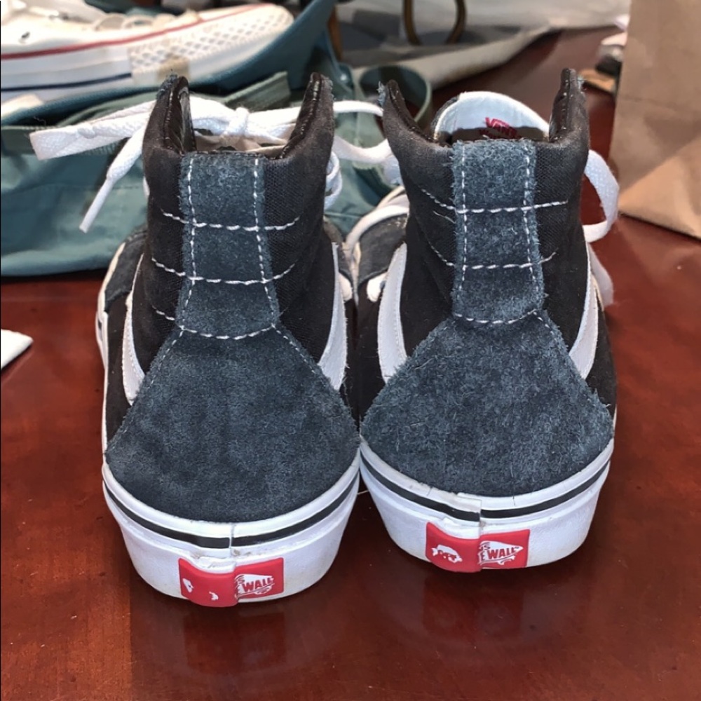 Vans - Picture 3 of 3